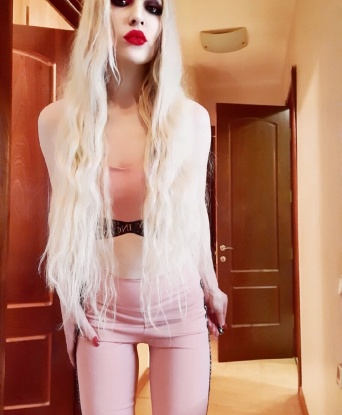 Живу в Москве и готова погрузиться с тобой в мир наслаждения и разврата. 💋
У меня есть все, чтобы сделать нашу встречу незабываемой: фото, отзывы и самые смелые фантазии. Я готова подарить тебе нежность, расслабление и новые эмоции. ⭐️
Мои услуги разнообразны и удовлетворят самые скрытые потребности: классический секс, оральные ласки, эротический массаж или жаркий стриптиз - выбирай, что тебе по вкусу. Со мной ты окунешься в безумное сексуальное приключение. 🔥
Не откладывай свое наслаждение на завтра, звони мне прямо сейчас и получи полный релакс! 💫 Светлана