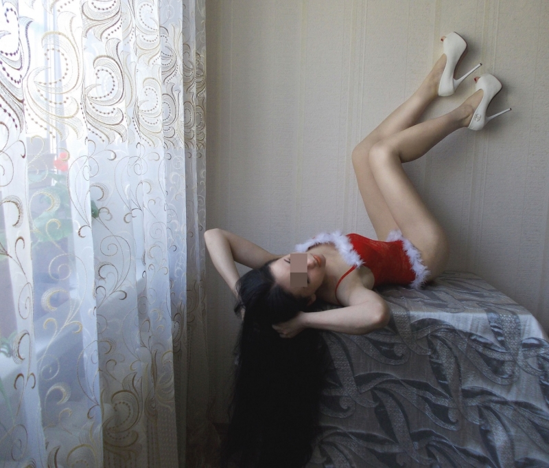 Встречи со мной оставят незабываемый след в твоей памяти. 💋
Я обладаю огромным опытом и знаю, как доставить удовольствие каждому мужчине. Мои услуги включают классический секс, оральные ласки и массаж. Моя страсть не знает границ, и я готова исполнить любые твои фантазии. 💦
Мои клиенты говорят, что я - настоящая богиня страсти, которая умеет погрузить в мир блаженства. Мои фото соответствуют действительности, и я чувствую себя комфортно с показом своей красоты. 📸
Я живу в Москве и готова принять тебя в своей уютной квартире. Дискретность и комфорт для меня - на первом месте. Позволь себе испытать настоящее наслаждение рядом со мной. Обещаю, ты не пожалеешь! 💫🌇 Лина